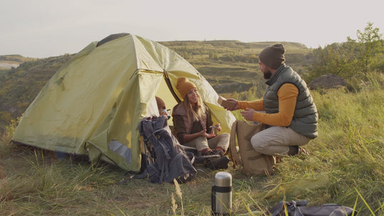 ZMC 2-in-1 Gaskocher und Gasgrill Wählbar mit Gaskartuschen 227g, inkl. Grillplatte, Pfanne, Glasdeckel und Koffer, Campingkocher für innen- und Außenbereich